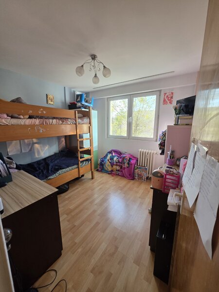 Constantin Brancoveanu intersectie cu Huedin, bloc 1976, stradal,