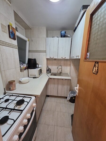 Constantin Brancoveanu intersectie cu Huedin, bloc 1976, stradal,