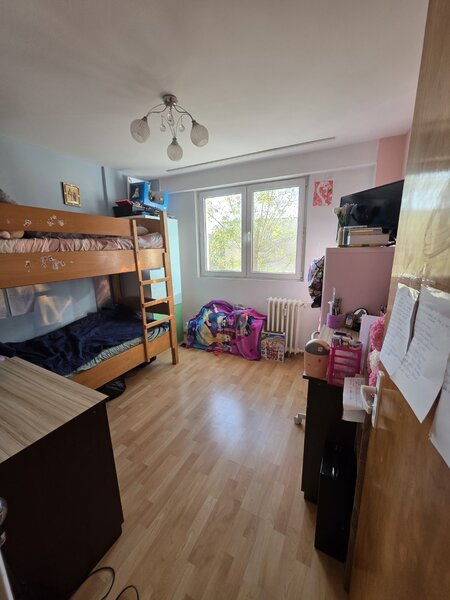 Constantin Brancoveanu intersectie cu Huedin, bloc 1976, stradal,