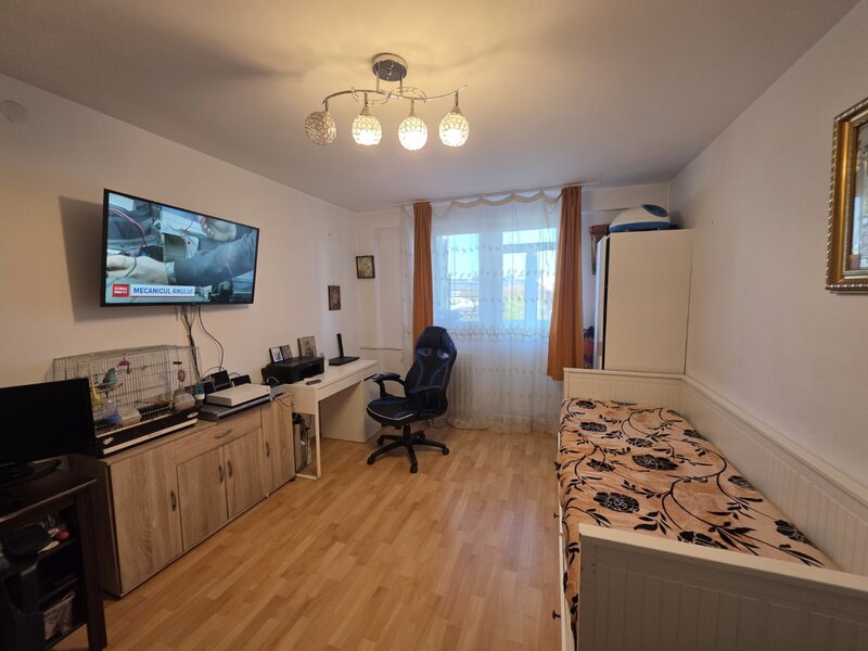 Constantin Brancoveanu intersectie cu Huedin, bloc 1976, stradal,