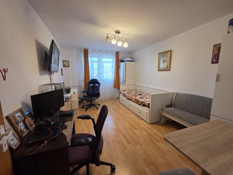 Constantin Brancoveanu intersectie cu Huedin, bloc 1976, stradal,