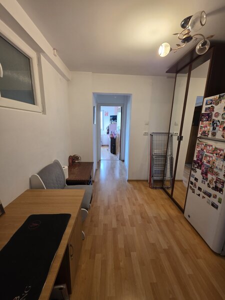 Constantin Brancoveanu intersectie cu Huedin, bloc 1976, stradal,